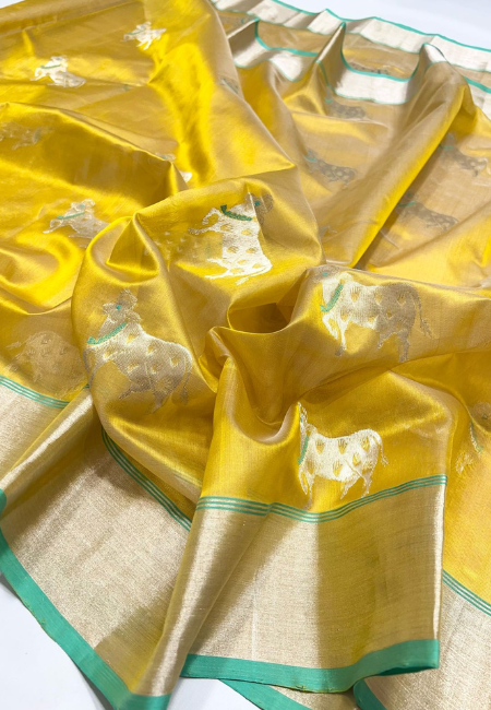 Pure Handloom Pattu Silk Saree In Antique Gold