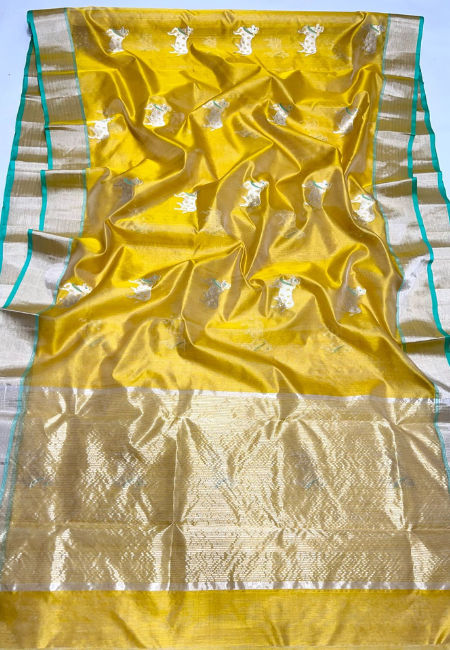 Pure Handloom Pattu Silk Saree In Antique Gold