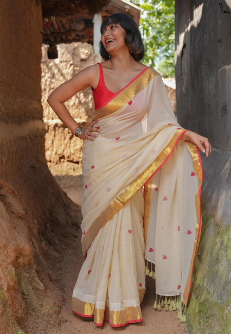 Heartloom Story Mul Cotton Embroidered Saree