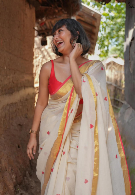Heartloom Story Mul Cotton Embroidered Saree