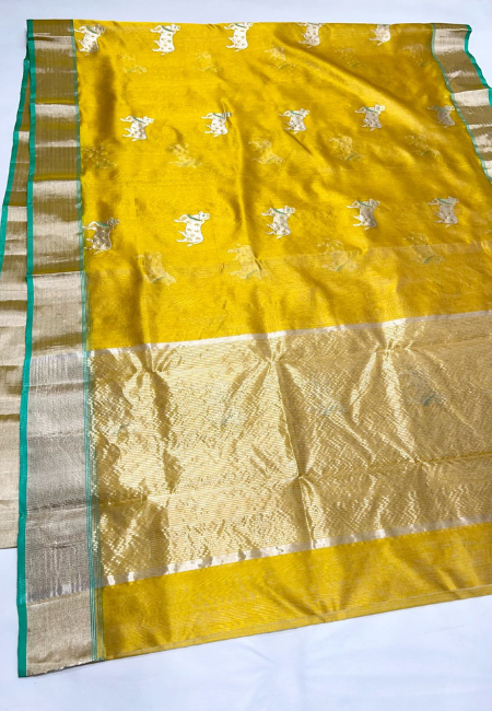 Pure Handloom Pattu Silk Saree In Antique Gold
