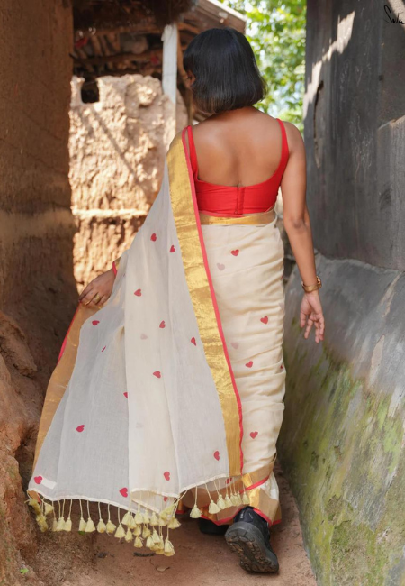 Heartloom Story Mul Cotton Embroidered Saree