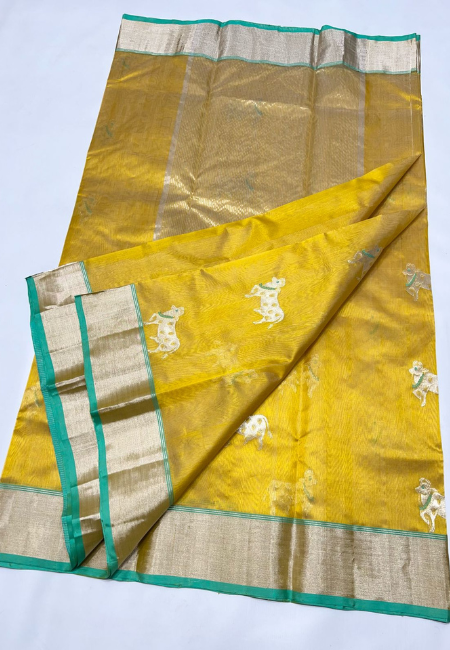 Pure Handloom Pattu Silk Saree In Antique Gold