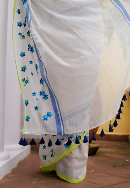 Elegant Mulmul Cotton Saree with Floral Embroidery