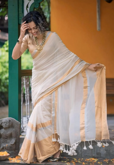 Elegant Mul Cotton Saree with Golden Zari Border (With Blouse Piece)